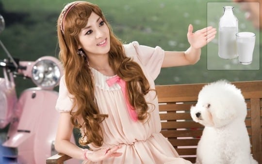 Sữa tươi là nguyên liệu cơ bản và rẻ tiền giúp Dara duy trì nước da tươi trẻ, sáng mịn.